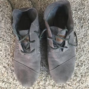 Women’s TOMS grey suede booties size 8.5